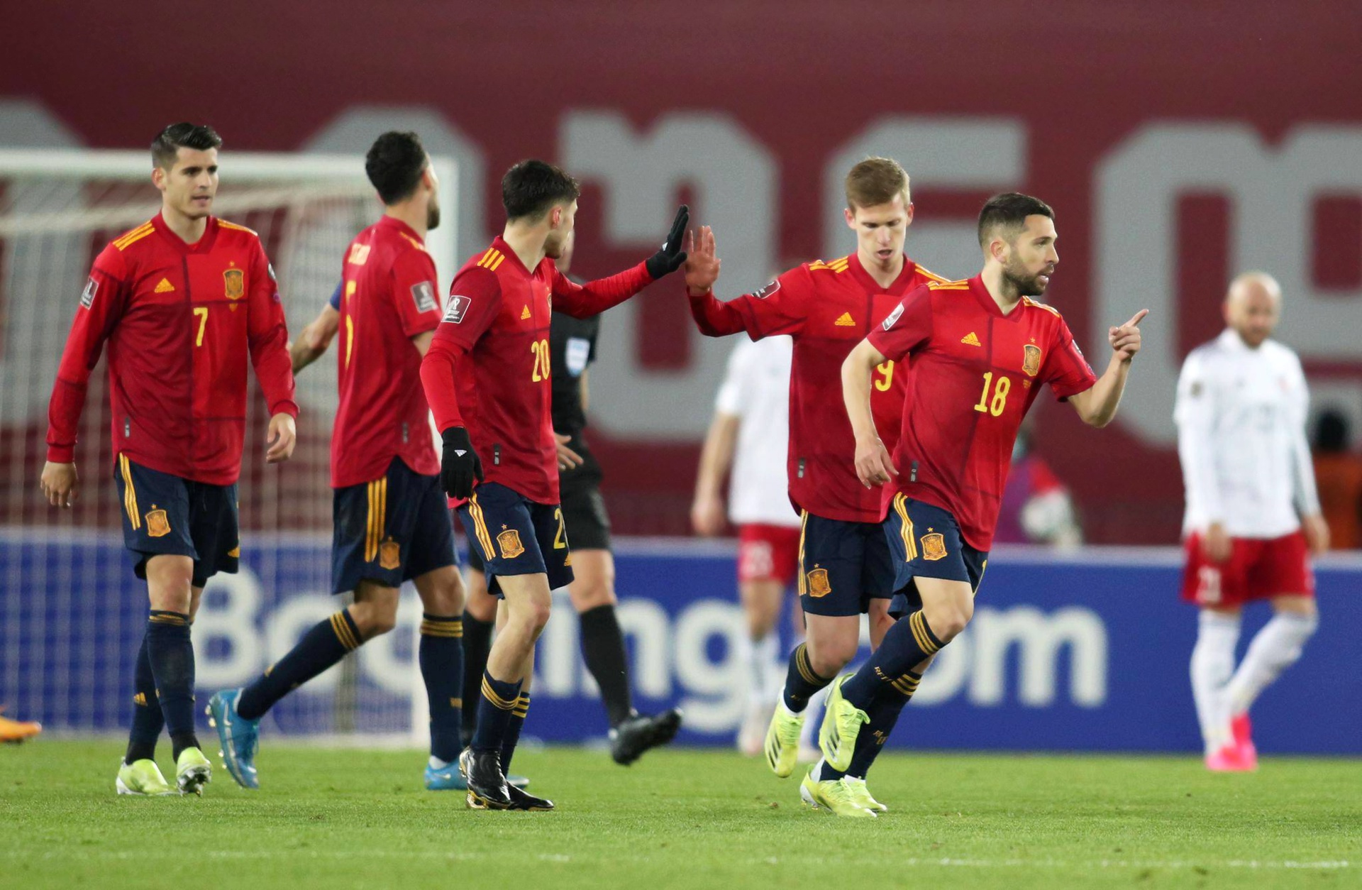 欧国联半决赛紧张开战落幕后金戈铁马(2025欧国联决赛视频) 欧国联半决赛紧张开战落幕后金戈铁马(2025欧国联决赛视频)