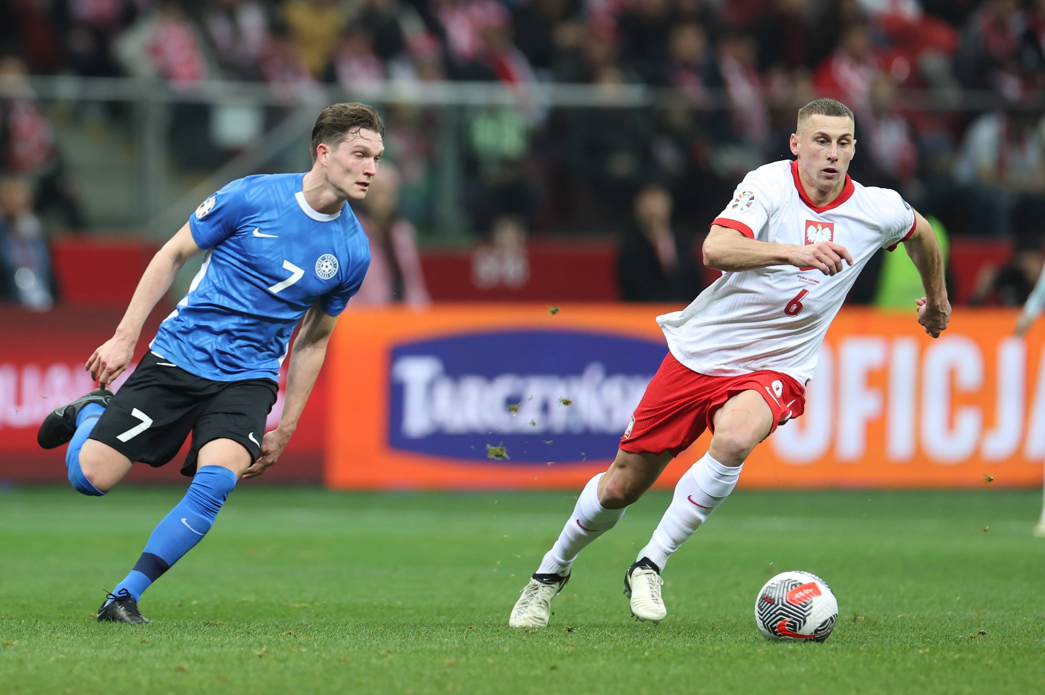 挪威队员连续进球，成为赛场焦点(挪威队员连续进球,成为赛场焦点的原因)