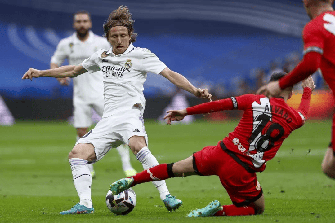 关于皇家马德里队员连续射门，挺进下一轮的信息