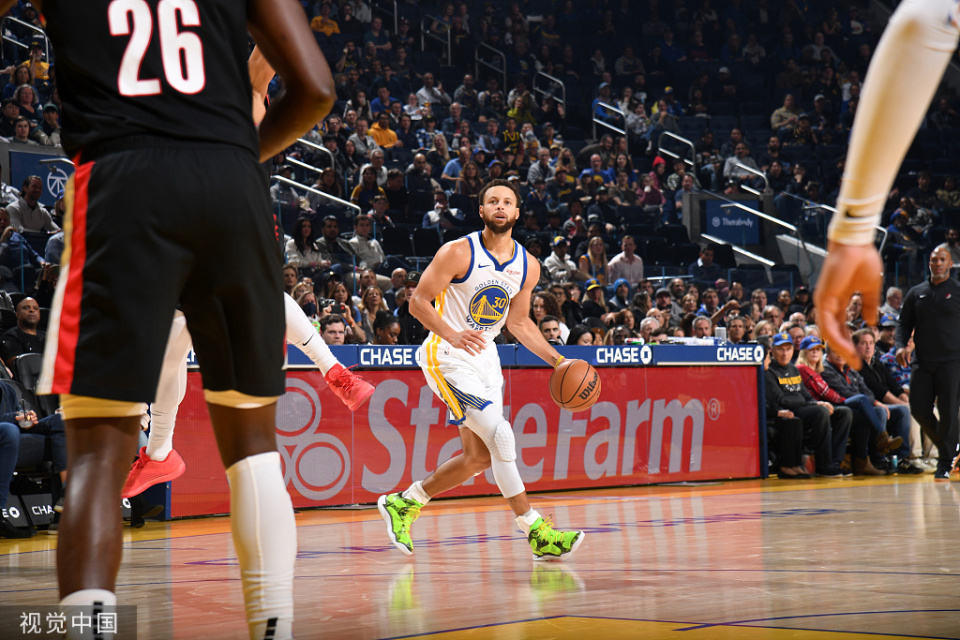 包含开拓者队主场作战，大胜对手展现实力的词条