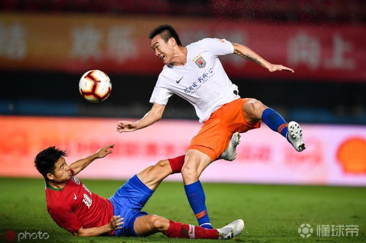 河南建业主场惨败山东泰山，失去三分的简单介绍